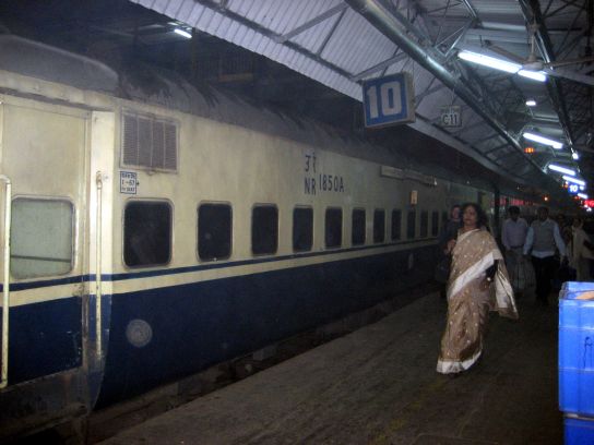 shatabdi_delhi_jaipur002